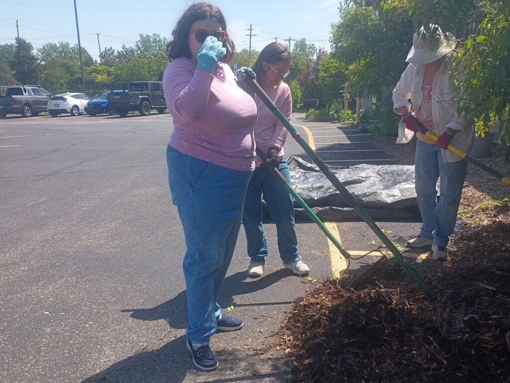 Mulching at Toledo GROWs!